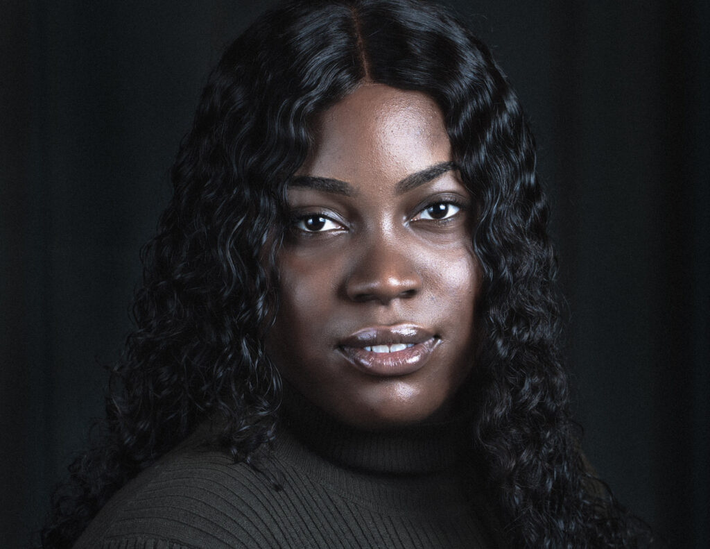 Headshot-of-beautiful-black-woman